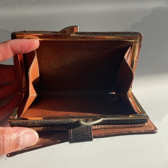 Louis Vuitton Kisslock wallet - Picture 2 of 13